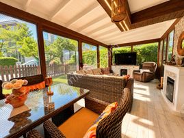 Dekar Asmalı Bahçelerde 4+1 Satılık Köşe Villa