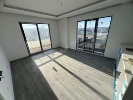 Üniversite Mahallesi Site İçerisinde Satılık Sıfır 1+1 Daire