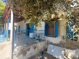 Kazıkli Mahallesinde Esyali Satilik 2+1 Köy Evi