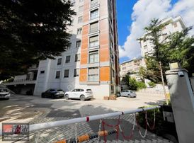 Bostancı Ali Nihat Tarlan Cad Otoparklı Satılık 3+1