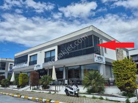 Kuşadası Kadınlar Denizinde Geniş Bakımlı 3+1 Satılık Daire