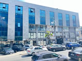 Topçular Hekımoğlu Plaza'da 100 M2 Kıralık Dükkan