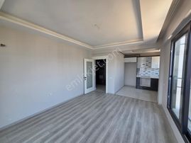 Karınca'dan 75.yılda Ebeveyn Banyolu Havuzlu 2+1 Kiralık