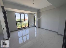 Lüks Arakat Asansörlü 4+1 Geniş Daire