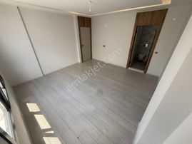 Parladan Denize 150m 3+1 Ayrı Mutfak Sıfır Ebeveyn Banyolu