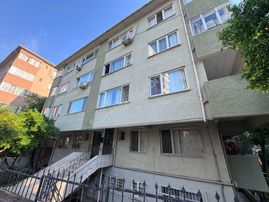 Merdivenköy Oray Sitesinde Satılık 2+1 Balkonlu Daire