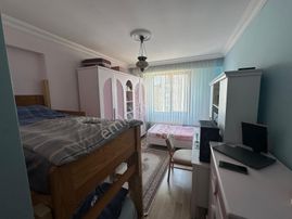 Pendik Yayalar Merkezde Site İçerinde Satılık 2+1 Daire
