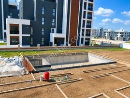 Altıntaşta Eylül Teslim Havuzlu Sitede Satılık 1+1 Lüks Daire