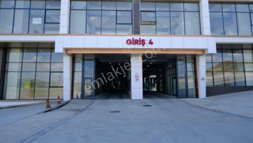 Mega Şaşmaz'da Giriş Katında Satılık Dükkan