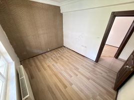 Atapark Son Durak'da Yüksek Giriş Ön Cephe Geniş 3+1 Daire