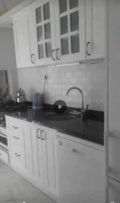 3 Yasinda. Sıfır Bina 3 Yasinda. Sıfır Bina