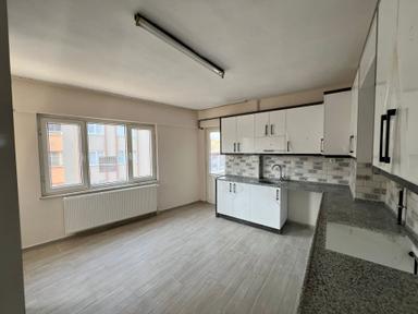 Nazilli Yıldıztepe Mahallesi Hürriyet Caddesi Üzeri 3+1 Kiralık Daire