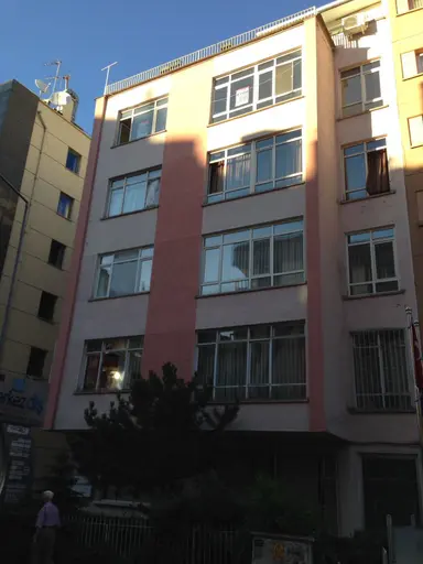 Kızılay Merkezde 3+1 Kombili, Otoparklı Kiralık Daire