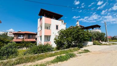 Datça Burgazda Satılık 335m² Arsa (20/40) İçinde 250 M² Bina Datça Burgazda Satılık 335m² Arsa (20/40) İçinde 250 M² Bina