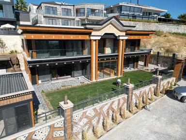 Marinada-sahıle Yakın-full Manzara-özel Havuz/otopark-900 M2 Bahçe-lüx-akıllı Ev-malikane