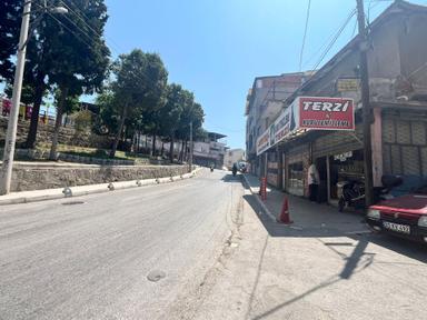 Acil Konak Ferahlı Mahde Ana Yol Üstünde 180m2 İçersinde 2 Ev 1 Dükkanlı Komple Satılık Müstakil Ev Acil Konak Ferahlı Mahde Ana Yol Üstünde 180m2 İçersinde 2 Ev 1 Dükkanlı Komple Satılık Müstakil Ev