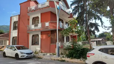 Kocaeli Gölcük A.ulaşlı Sahile 100 Metre Satılık Villa Ve Arsası