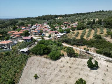 Caferli Köy İçi İmarlı Çiy Restoran Arkası 1300m2 Satılık Arsa
