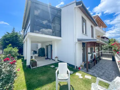 Kumbağ'da Denize Sıfır Lüks Krediye Uygun Satılık 3+1 Bahçeli Villa
