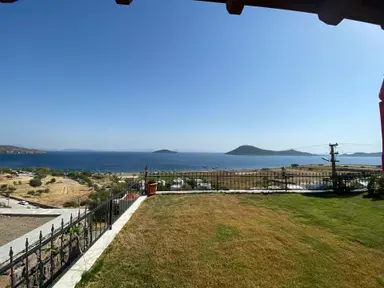 Dikili Çandarlıda Satılık Triblex Villa
