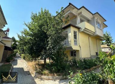 Royal Gayrimenkulden Kütahya Ilıcada Triblex Villamız Satılıktır