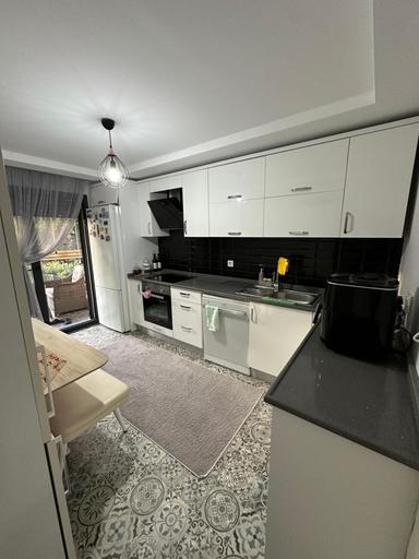 Bal Gayrimenkul-barbarosta Site İçinde Geniş Muhteşem 3+1 Daire