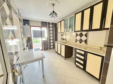 Karapürçek'te Ön Cephe Kilerli Çift Banyolu 3+1 Satılık Yüksek Giriş