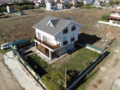 Marmaraereğlisi Yeniçiftlik'de 300m2 Arsa İçinde Müstakil 5+1 İskanlı Lüx Villa