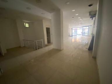 Acill Konak Zeytinlik Mah.de Kemer İzban Yakın Mesafede 110m2+100batarlı Satılık Dükkan
