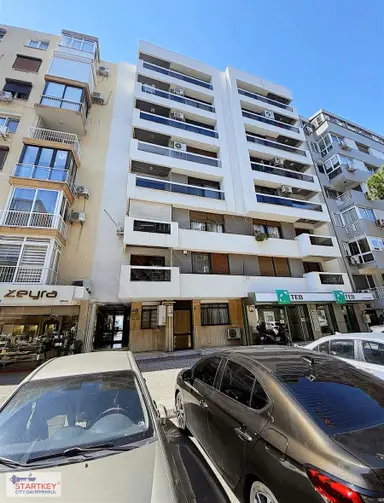 Göztepe'de Satılık Muhteşem 4+1 Yalı Dairesi Göztepe'de Satılık Muhteşem 4+1 Yalı Dairesi