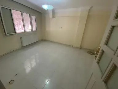 Buca Güven Mah.de Şirinyer Merkez Civarı 3+1 120m2 Dgazlı Ayr Mutfak Bahçeli Kiralık Daire Buca Güven Mah.de Şirinyer Merkez Civarı 3+1 120m2 Dgazlı Ayr Mutfak Bahçeli Kiralık Daire