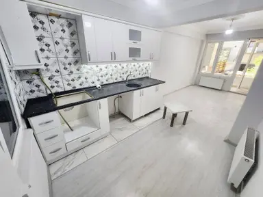 Samsun İlkadım Çiftlik Mahallesi'nde İçi Yapılı Yüksek Giriş 2+1 Satılık Daire