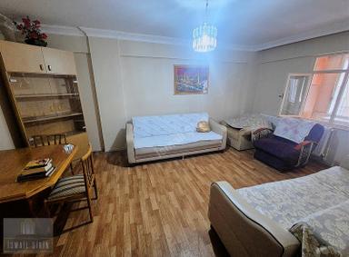 İsmail Şirinden Ana Cadde Üzeri Binada Ara Kat 2+1 Daire