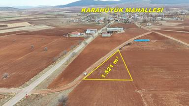 Konya / Akören / Karahüyük Mahallesinde 1.521 M² Müstakil Tapulu Tarla
