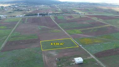 Akören Tülce De 4.530 M2 Müstakil Tapulu Tarla