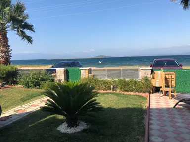 Balıkesir Ayvalık Cunda Da Satılık Muhtesem Villa.denize Sıfır.