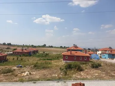 Köye 100mt Tarla