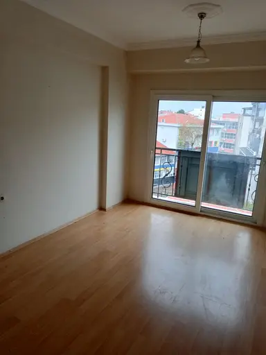 Menemen Çarşı Merkezde Kiralık 25 Metrekare Büro
