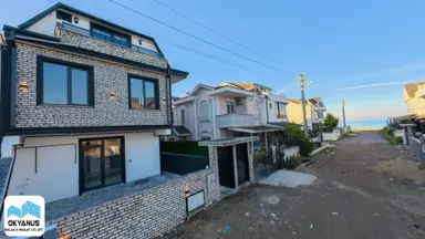 Kocaali De Deniz Gören, Şık Mutfak Dolaplarıyla 3+1 Villa! Kocaali De Deniz Gören, Şık Mutfak Dolaplarıyla 3+1 Villa!