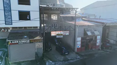 Altın Emlak Giresun Merkez Sanayide – İşlek Konumda – 3 Katlı Kiralık Dükkan