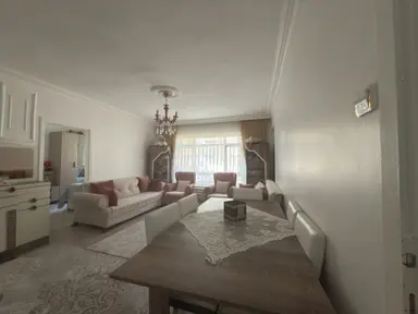 Pursaklar Mehmet Zengin Emlak'tan Merkez Mah. 2.kat 3+1 Yapılı Masrafsız Daire
