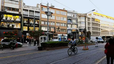 Bess'den Doktorlar Caddesi Üzeri Devren Kiralık İş Yeri