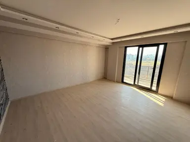 Manisa Alaşehir Alper Gayrimenkulden İstasyon Mah. Kapalı Mutfak Yeni Bina 3+1