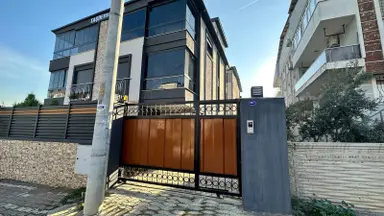 Turyap'tan Merkezde Sıfır 4+2 Tripleks Özel Yapım Villa Turyap'tan Merkezde Sıfır 4+2 Tripleks Özel Yapım Villa