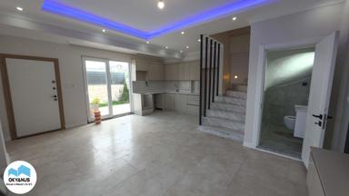 Kocaali Yalı'da Denize Komşu Lüks Havuzlu Villa