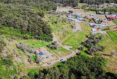 İzmir Bornova Yakaköy De Doğa İçerisinde 300m2 Satılık Arazi
