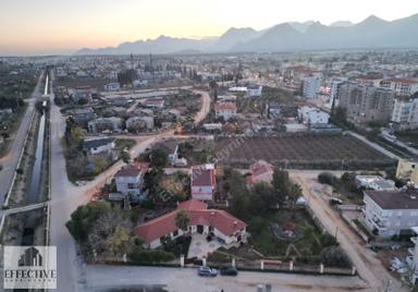 Döşemealtı 2080 M² Arsa İçinde Vintage 4+1 Mükemmel Villa