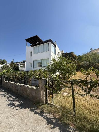 Bodrum Turgutreis Satılık 3+1 180 M2 Müstakil Bahçeli
