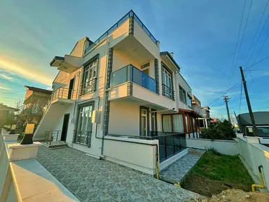 Uytun'dan Burhaniye Öğretmenler Mahallesinde 3+1 Satılık Dubleks