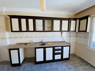 Ege Emlak'tan İspat Cami Mahallesinde Geniş 3+1 Satılık Daire